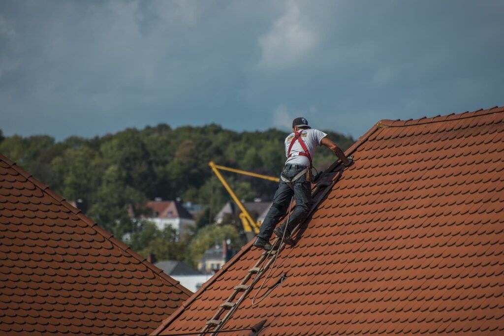 average-cost-of-roof-replacement-in-canada-2022