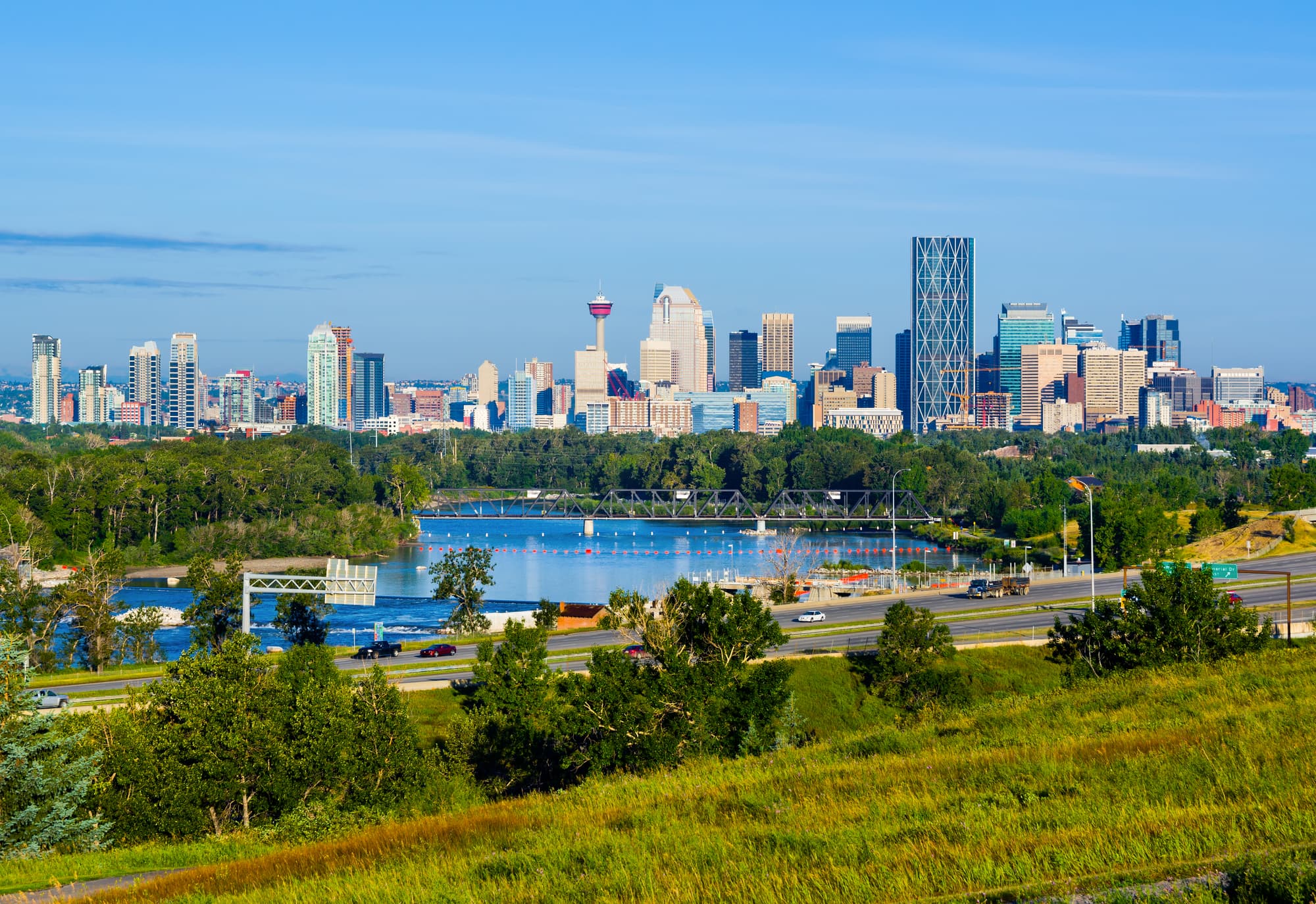A landscape shot of the city of Calgary.